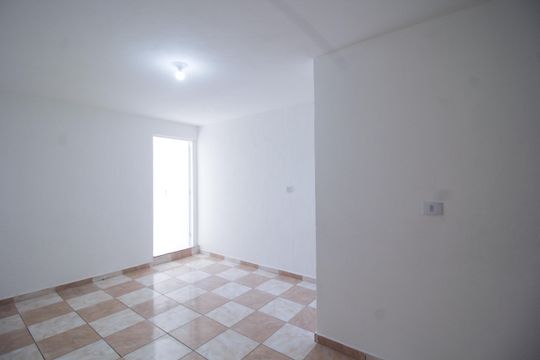 Casa para alugar com 1 quarto, 45m² em Jardim Santa Monica, São Paulo