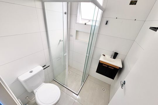Banheiro de apartamento para alugar com 1 quarto, 50m² em Vila Mangalot, São Paulo