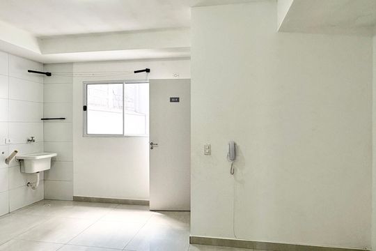 Cozinha e Área de Serviço de apartamento para alugar com 1 quarto, 50m² em Vila Mangalot, São Paulo
