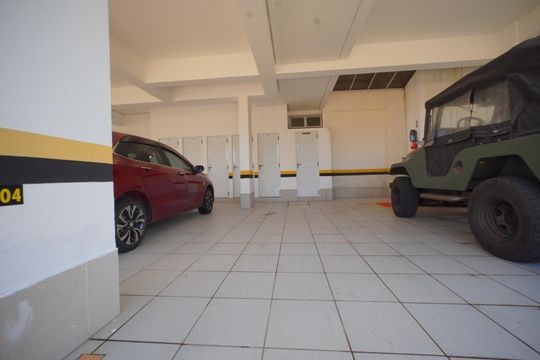 Garagem  de apartamento para alugar com 2 quartos, 84m² em Campeche, Florianópolis