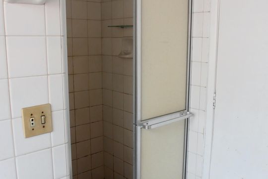 Banheiro de casa para alugar com 4 quartos, 365m² em Jardim Umuarama, São Paulo