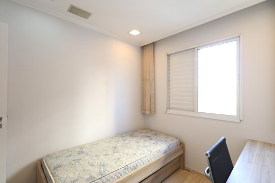 Quarto 1 de apartamento para alugar com 2 quartos, 49m² em Vila Anastácio, São Paulo