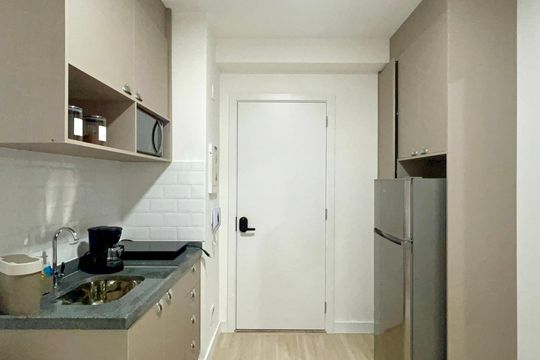 Cozinha de kitnet/studio para alugar com 1 quarto, 27m² em Pinheiros, São Paulo