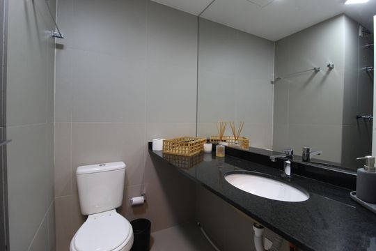 Banheiro de kitnet/studio para alugar com 1 quarto, 30m² em Itaim Bibi, São Paulo