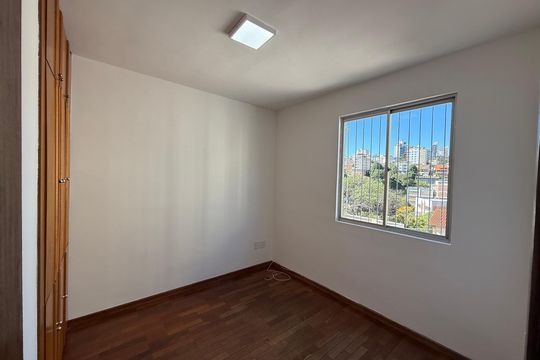 Quarto de apartamento para alugar com 3 quartos, 80m² em Nova Granada, Belo Horizonte