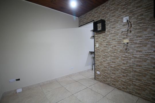 Casa para alugar com 1 quarto, 31m² em Vila Suzana, São Paulo