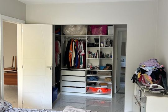 Quarto de casa de condomínio à venda com 3 quartos, 470m² em Campo Grande, Rio de Janeiro