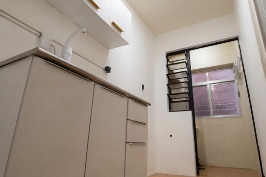 Cozinha de apartamento para alugar com 1 quarto, 38m² em Camaquã, Porto Alegre