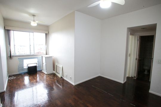 Apartamento para alugar com 2 quartos, 53m² em Tanque, Rio de Janeiro