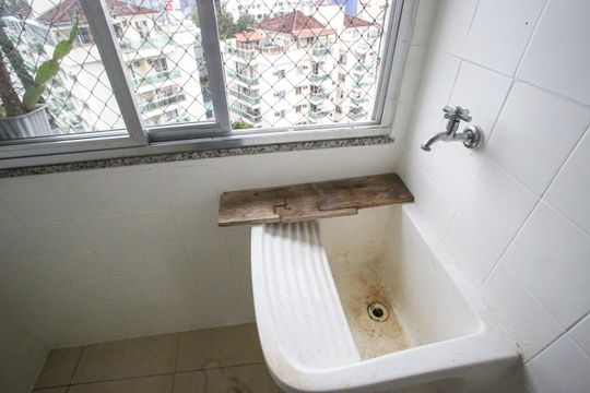 Área de Serviço de apartamento para alugar com 2 quartos, 53m² em Tanque, Rio de Janeiro