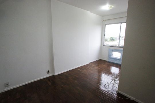 Quarto 1 de apartamento para alugar com 2 quartos, 53m² em Tanque, Rio de Janeiro