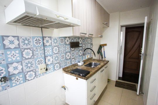 Cozinha de apartamento para alugar com 2 quartos, 53m² em Tanque, Rio de Janeiro