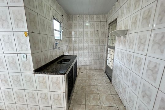 Cozinha de casa para alugar com 3 quartos, 80m² em Marechal Hermes, Rio de Janeiro