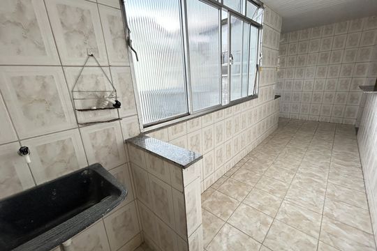 Área de Serviço de casa para alugar com 3 quartos, 80m² em Marechal Hermes, Rio de Janeiro