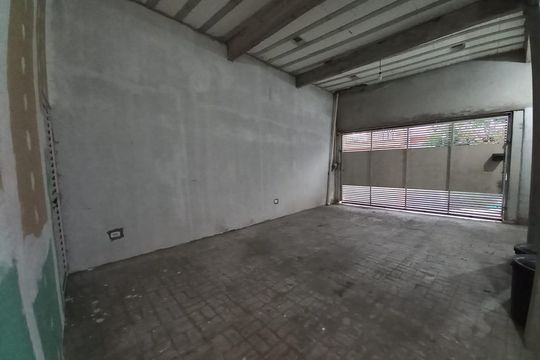 Garagem de casa à venda com 3 quartos, 230m² em Nova Petrópolis, São Bernardo do Campo