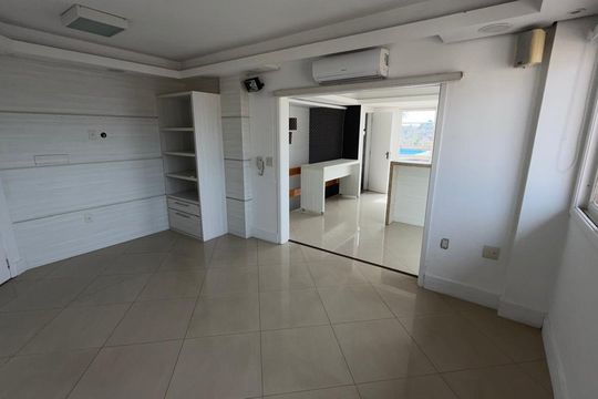Apartamento para alugar com 3 quartos, 180m² em Tristeza, Porto Alegre