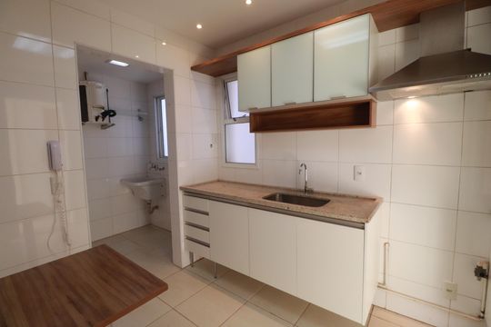 Cozinha  de apartamento para alugar com 3 quartos, 100m² em Jardim Irajá, Ribeirão Preto