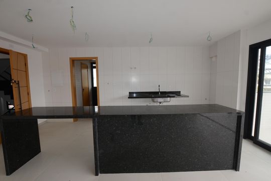 Cozinha de apartamento para alugar com 3 quartos, 143m² em Vila Valqueire, Rio de Janeiro