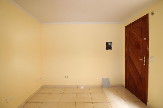 Sala de apartamento para alugar com 2 quartos, 48m² em Conjunto Habitacional Fazenda do Carmo, São Paulo