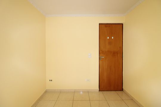 Quarto 1 de apartamento para alugar com 2 quartos, 48m² em Conjunto Habitacional Fazenda do Carmo, São Paulo