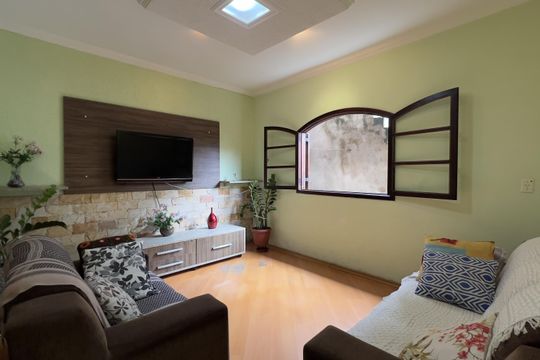 Casa à venda com 3 quartos, 214m² em Jardim Carvalho, Guarulhos