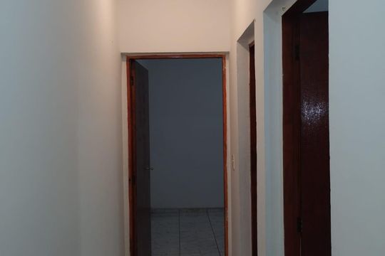 Corredor de casa para alugar com 2 quartos, 60m² em Jardim Juliana, Ferraz de Vasconcelos