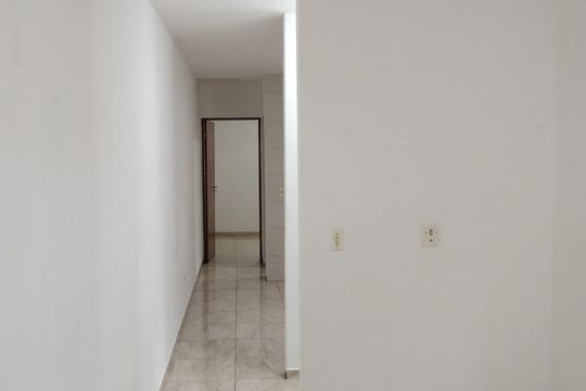 Corredor de casa para alugar com 2 quartos, 60m² em Jardim Juliana, Ferraz de Vasconcelos