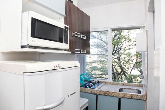 Cozinha de kitnet/studio para alugar com 1 quarto, 24m² em Centro Histórico, Porto Alegre