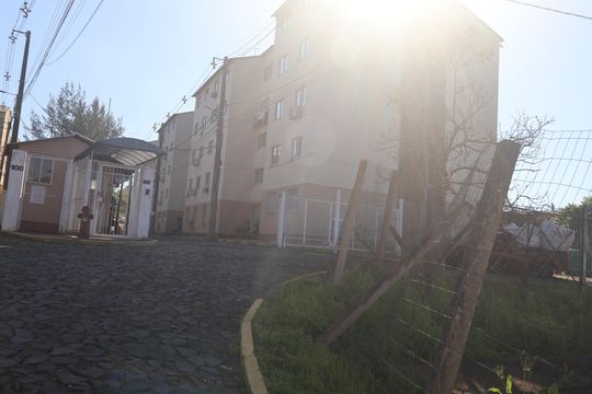 Fachada do Prédio de apartamento à venda com 2 quartos, 42m² em Olaria, Canoas