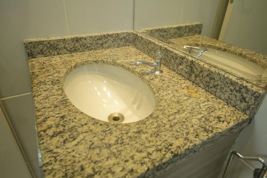 Banheiro da Suíte  de apartamento para alugar com 2 quartos, 60m² em Planalto, São Bernardo do Campo