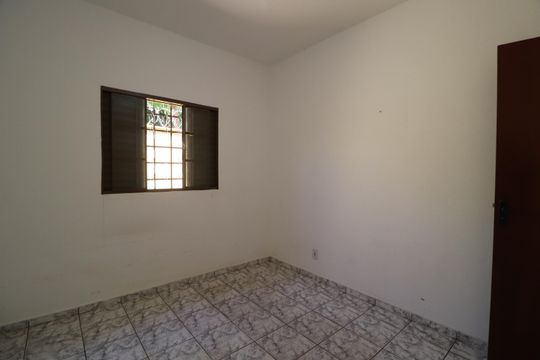 Quarto 1 de casa para alugar com 2 quartos, 110m² em Santa Mônica, Uberlândia
