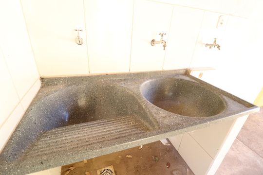 Área de Serviço de casa para alugar com 2 quartos, 110m² em Santa Mônica, Uberlândia
