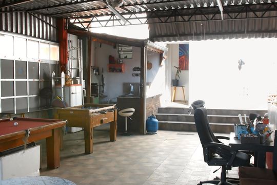 Área comum de casa à venda com 3 quartos, 122m² em Vila Marari, São Paulo