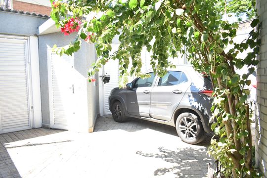 Garagem de casa à venda com 4 quartos, 280m² em Planalto Paulista, São Paulo