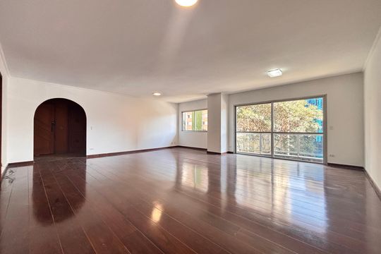 Apartamento para alugar com 4 quartos, 180m² em Itaim Bibi, São Paulo