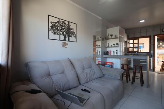 Casa à venda com 2 quartos, 71m² em Olaria, Canoas