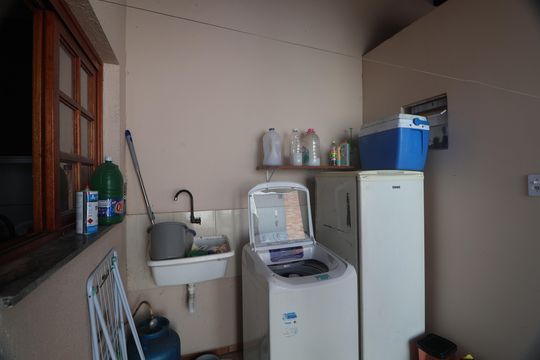 Área de Serviço de casa à venda com 2 quartos, 71m² em Olaria, Canoas