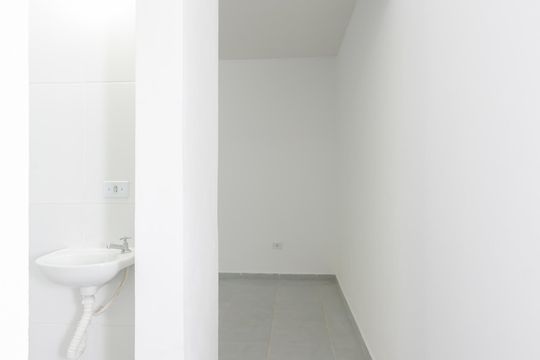 Corredor de apartamento para alugar com 2 quartos, 55m² em Vila Chuca, São Paulo