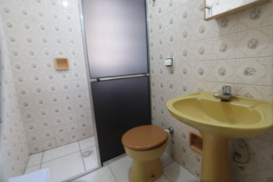 Banheiro de apartamento para alugar com 2 quartos, 63m² em Parque São Lucas, São Paulo