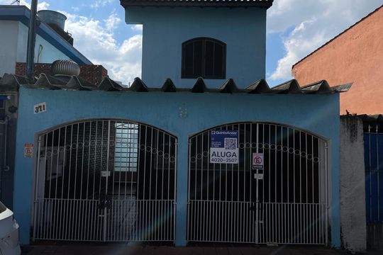 Fachada+Placa de casa para alugar com 3 quartos, 112m² em Vila Feliz, São Paulo