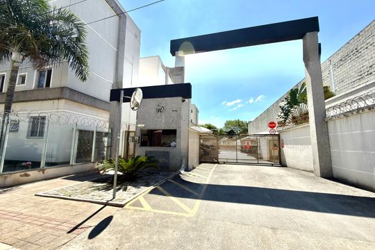 Fachada de apartamento à venda com 2 quartos, 45m² em Parque Maracana, Contagem