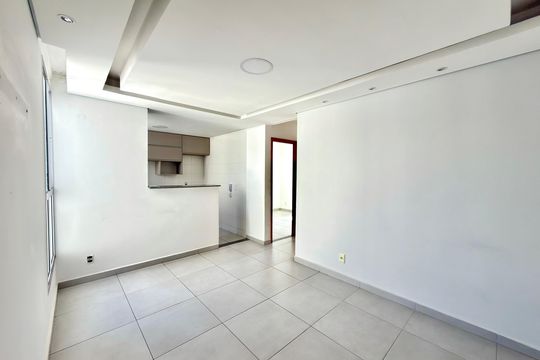 Apartamento à venda com 2 quartos, 45m² em Parque Maracana, Contagem