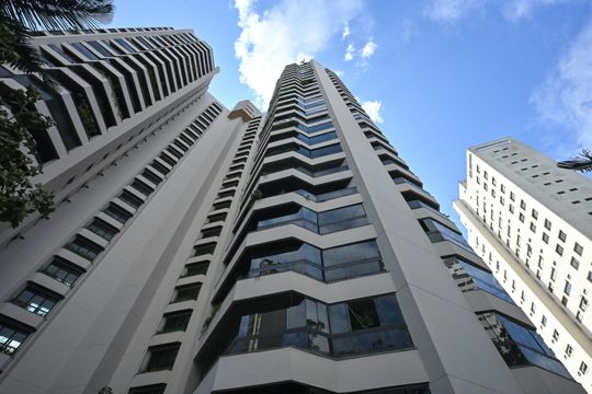 Fachada de apartamento à venda com 4 quartos, 220m² em Vila Suzana, São Paulo