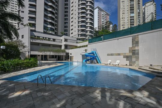 Área comum de apartamento à venda com 4 quartos, 220m² em Vila Suzana, São Paulo