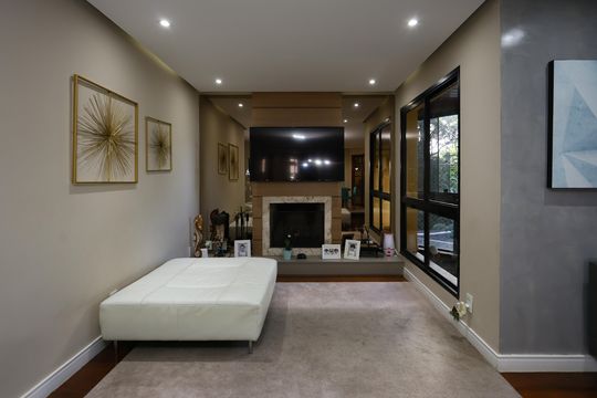 Sala de apartamento à venda com 4 quartos, 220m² em Vila Suzana, São Paulo