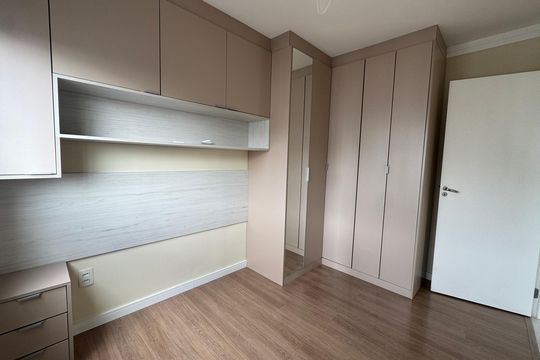 Quarto 2 de apartamento para alugar com 2 quartos, 50m² em Jardim Roberto, Osasco