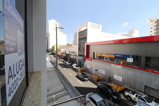 Plaquinha de apartamento para alugar com 4 quartos, 90m² em Centro, Uberlândia