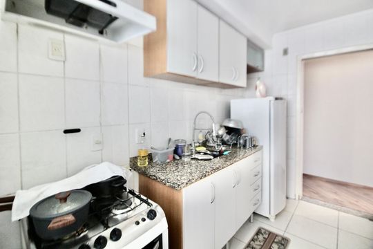 Cozinha de apartamento à venda com 2 quartos, 55m² em Burgo Paulista, São Paulo