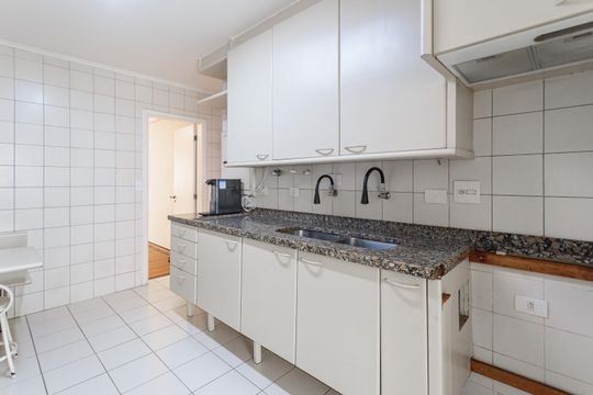 Cozinha de apartamento para alugar com 3 quartos, 120m² em Vila Uberabinha, São Paulo