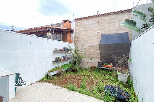 Quintal de casa à venda com 3 quartos, 140m² em Penha de França, São Paulo